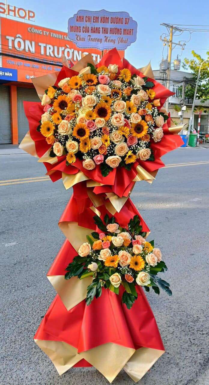 Kệ hoa khai trương