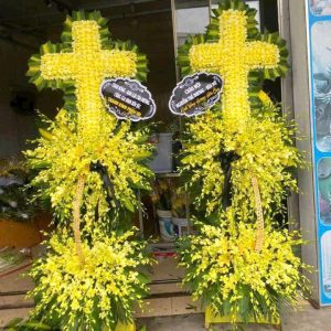 kệ hoa viếng công giáo
