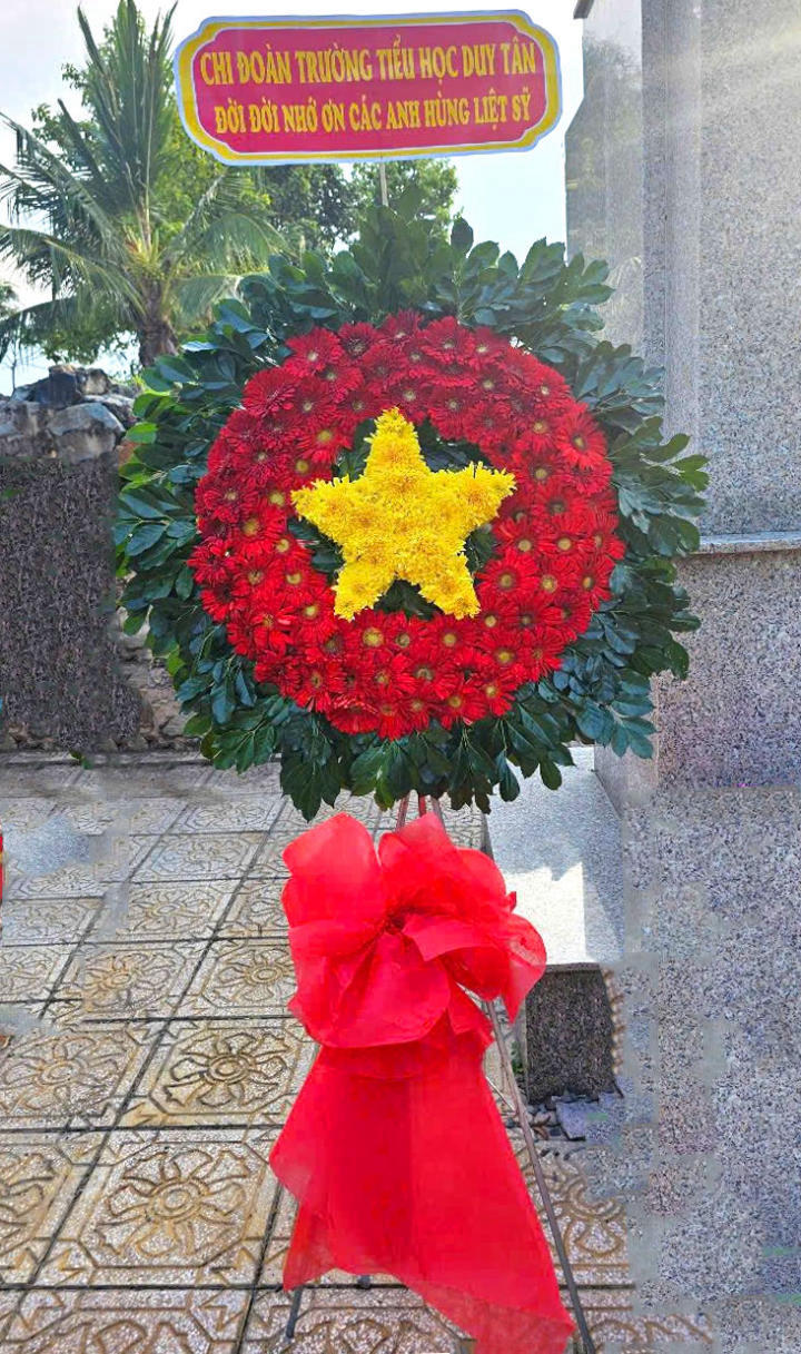 Kệ viếng anh hùng liệt sĩ