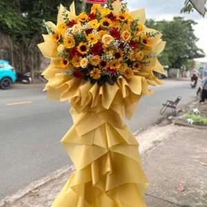 kệ hoa khai trương