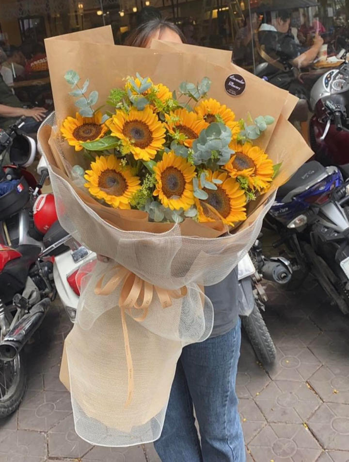 Bó Hoa Tươi Chúc Mừng