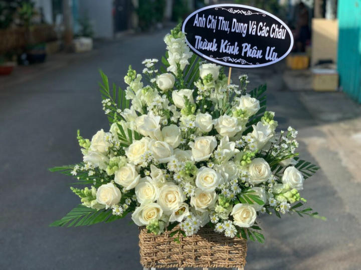GIỏ hoa viếng