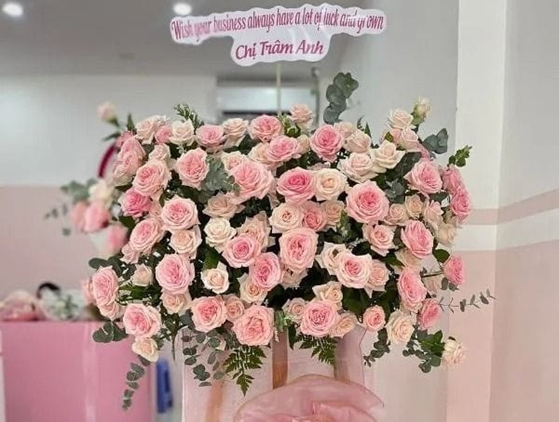 FlowerCorner cung cấp các mẫu hoa chúc mừng sự kiện chất lượng cao với dịch vụ giao hoa hỏa tốc tại Hà Nội