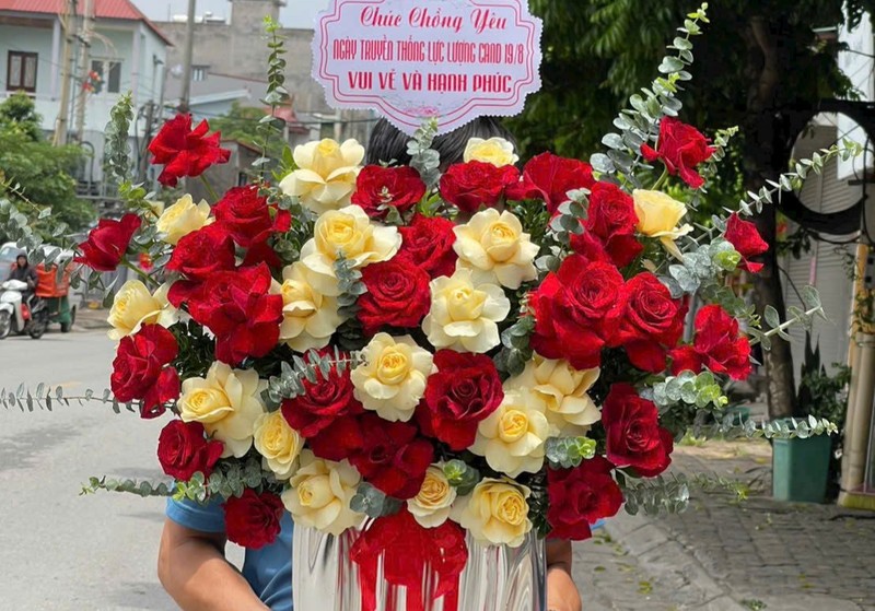 Mẫu giỏ hoa tươi phong cách Hàn Quốc ngọt ngào tại shop Hoa tươi BB quận Hải An Hải Phòng