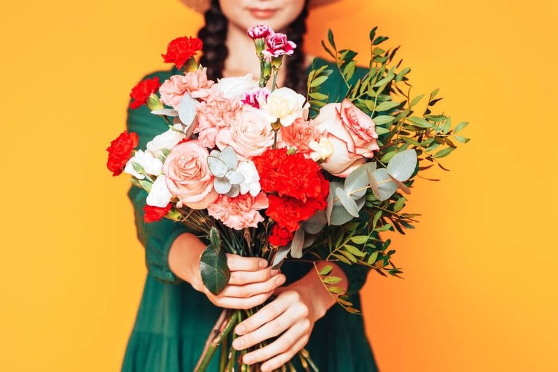 Mẫu bó hoa tươi nghệ thuật được thiết kế chuyên nghiệp tại cửa hàng Feeling Love Flowers quận Hải An Hải Phòng