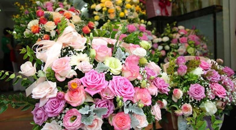 Mẫu lẵng hoa hồng tươi thiết kế sang trọng tại cửa hàng Thảo Nguyên Flower quận Hồng Bàng, Hải Phòng