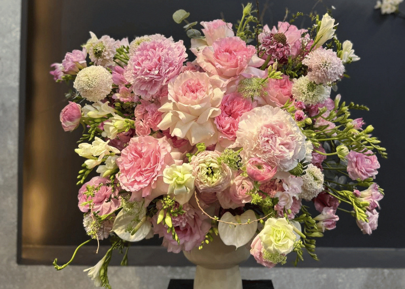 Bó hoa tươi thiết kế tinh tế và sang trọng tại shop hoa tươi Feeling Love Flowers quận Ngô Quyền Hải Phòng