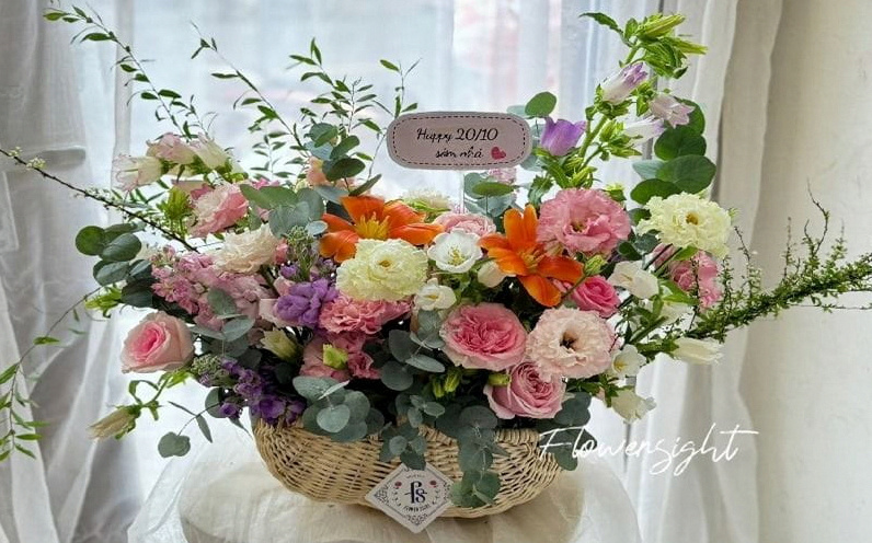 Thuyền hoa phong cách Freestyle độc đáo và tự nhiên tại FlowerSight.