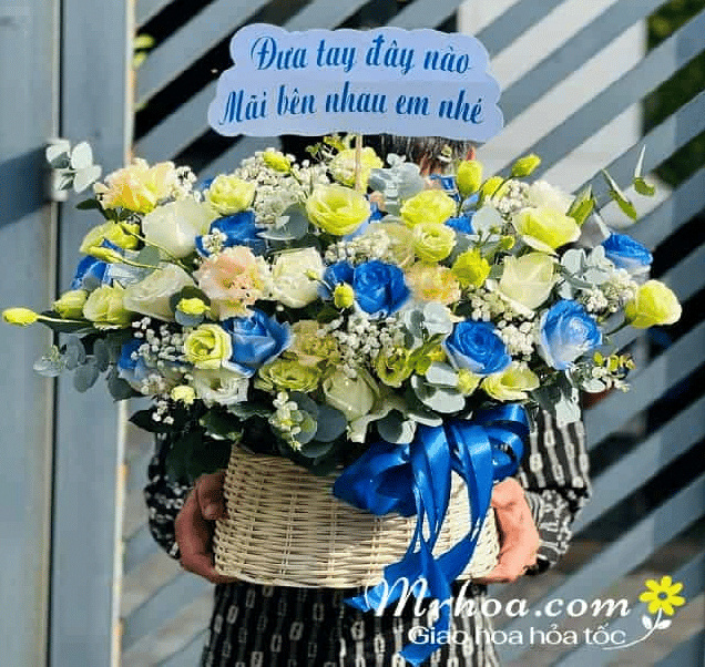 Mẫu giỏ hoa tươi tại MrHoa
