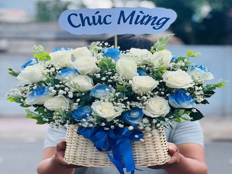 Mẫu giỏ hoa được thiết kế tại MrHoa