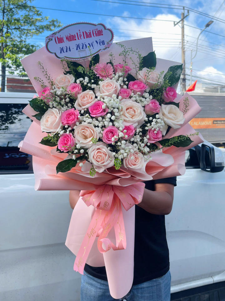 Bó Hoa Tươi Rực Rỡ