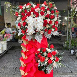 kệ hoa khai trương