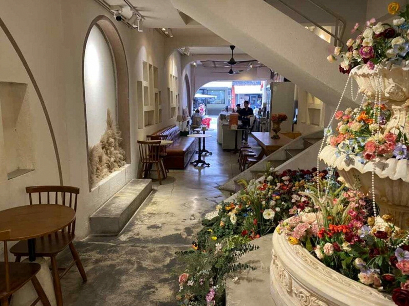 Không gian trưng bày sang trọng tại Shop Hoa Tươi Xoài Florist Bắc Ninh