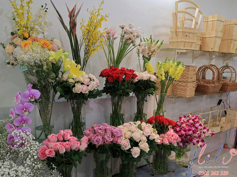 Cửa hàng Hoa Tươi FLoLi tại Biên Hòa chuyên cung cấp các mẫu hoa chúc mừng hội nghị và khai trương đẹp mắt