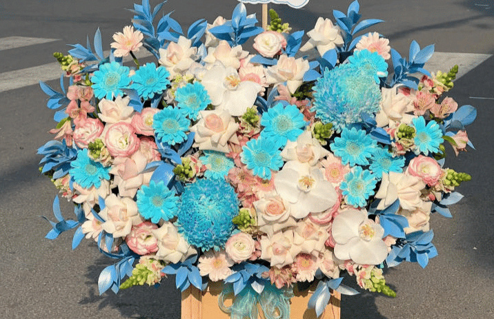 Mẫu hoa tươi cao cấp thiết kế tại shop hoa tươi Cao Lãnh Linh Flower