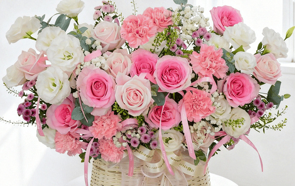 Mẫu giỏ hoa tươi từ Love Flowers.