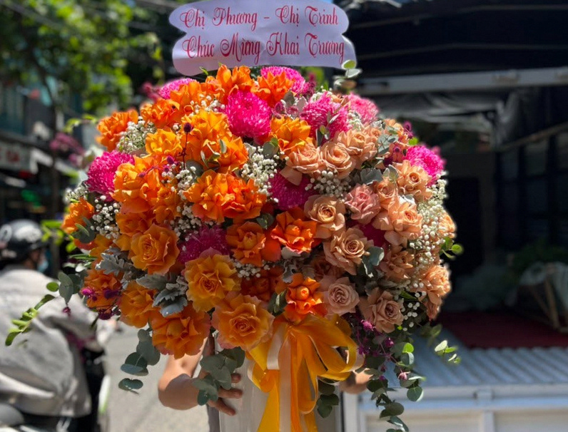 Bó hoa tươi rực rỡ tại shop hoa tươi Thiện Trang Hải Châu Đà Nẵng