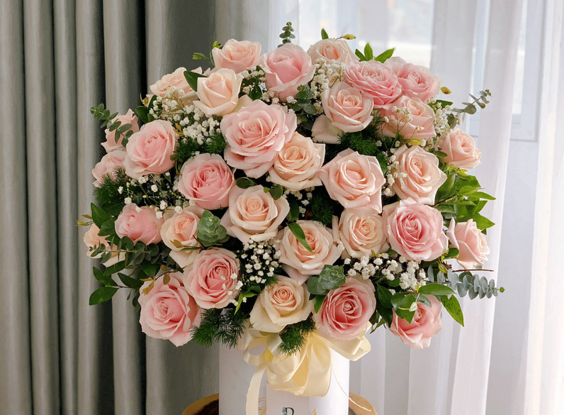 Bó hoa tươi tone pastel thanh lịch mang phong cách Châu Âu tại shop hoa tươi Paris Flower Hải Châu Đà Nẵng