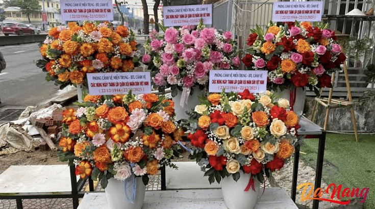 Mẫu hoa tươi Sen Floral.