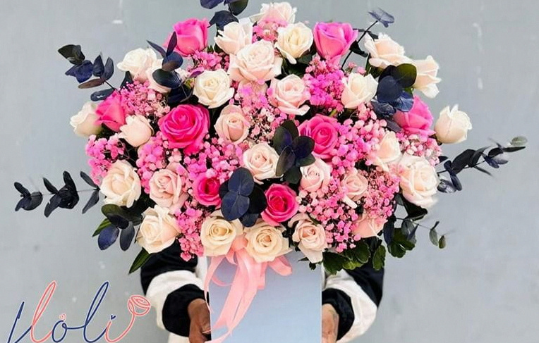Mẫu hộp hoa hồng tươi cao cấp tại shop Hoa Tươi FLoLi Nhà Bè