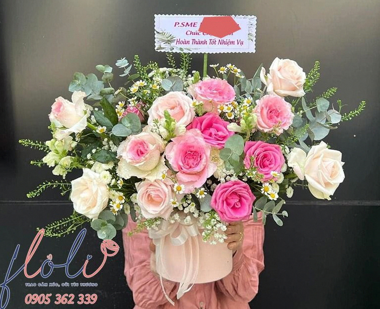 Mẫu giỏ hoa tươi cao cấp từ shop Hoa tươi FLoLi tại Tân Phú TPHCM